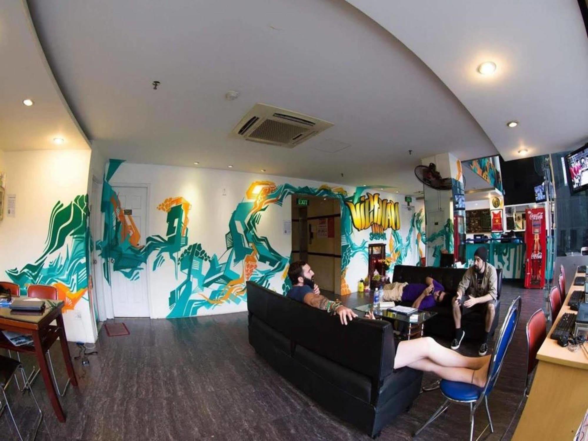 Vietnam Backpacker Hostels - Saigon Хошимин Экстерьер фото