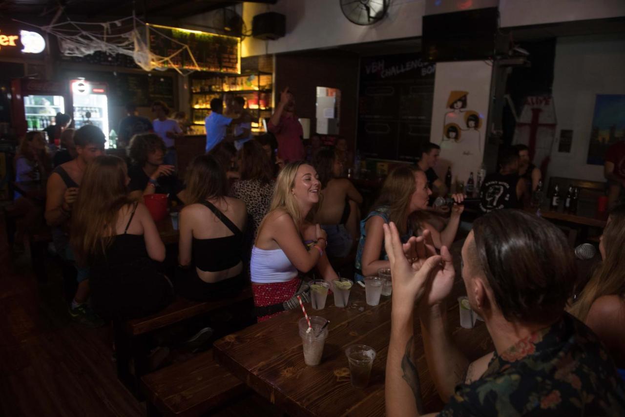 Vietnam Backpacker Hostels - Saigon Хошимин Экстерьер фото