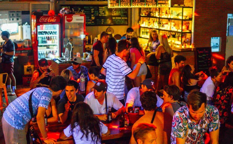 Vietnam Backpacker Hostels - Saigon Хошимин Экстерьер фото