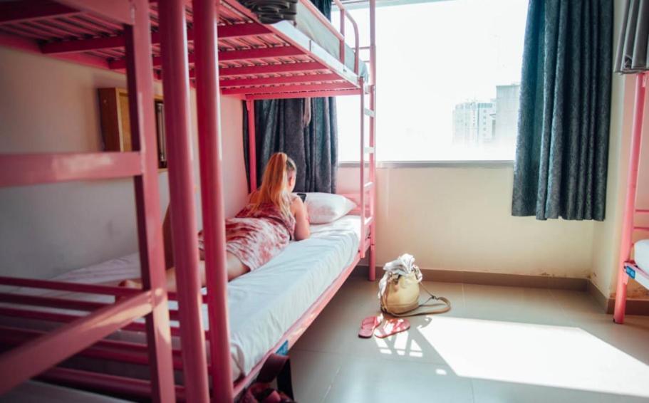 Vietnam Backpacker Hostels - Saigon Хошимин Экстерьер фото